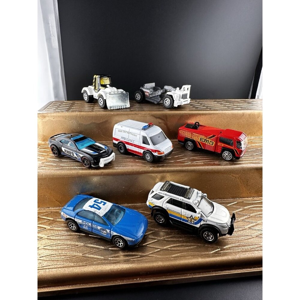 Hot Wheels Matchbox Vtg Loose emergency vehicles Lot 7 Police Construction Fire